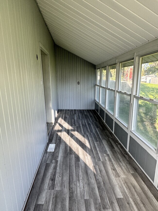 Foto del edificio - 821 S Market St