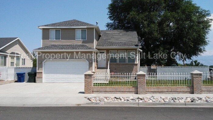 Primary Photo - 2689 S Vespa Dr