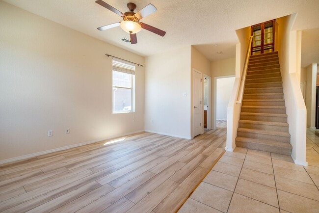 Building Photo - 2 Story 3 Bedroom Townhome Available Now!