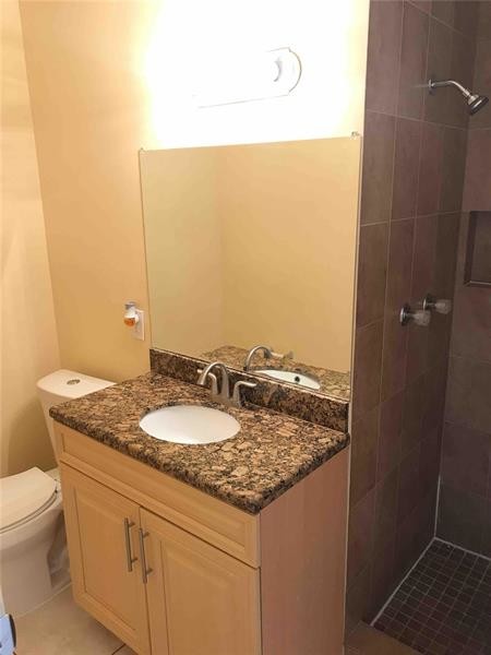 Baño - 3763 SW 17th St