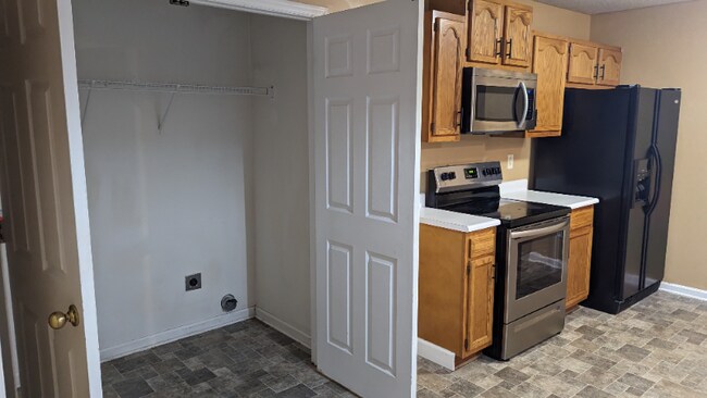 Building Photo - 920 Mourning Dove Pl