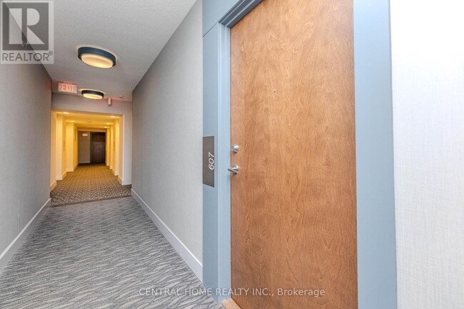 Building Photo - 2220-2220 Lake Shore Blvd W