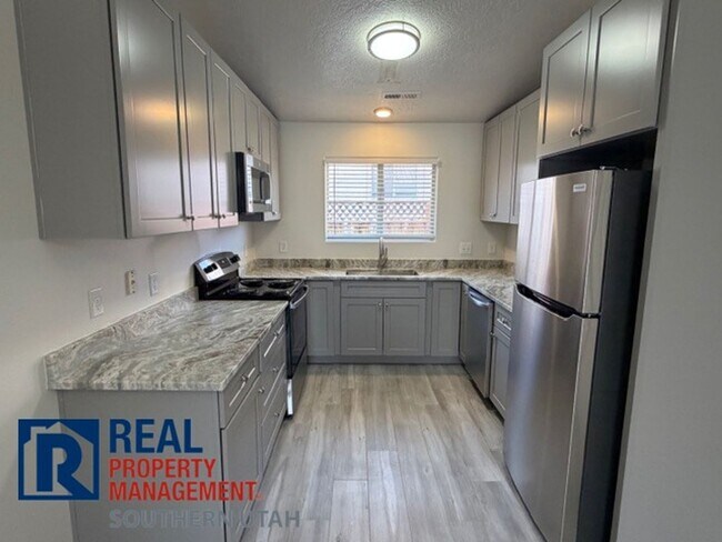 Foto del edificio - Remolded 3 Bedroom near Costco