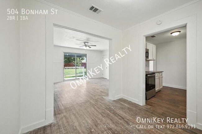 Building Photo - 504 Bonham St