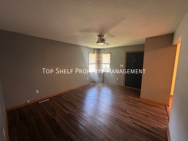 Foto del edificio - 312 NE Harvey St