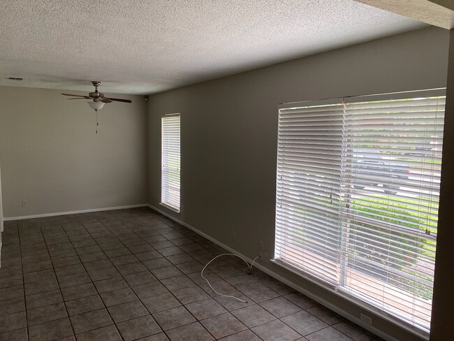 Building Photo - 6726 Spring Haven St