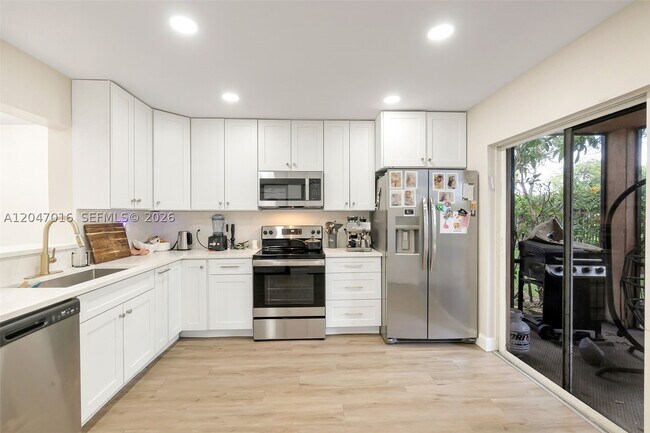 Building Photo - 6819 Sienna Club Dr