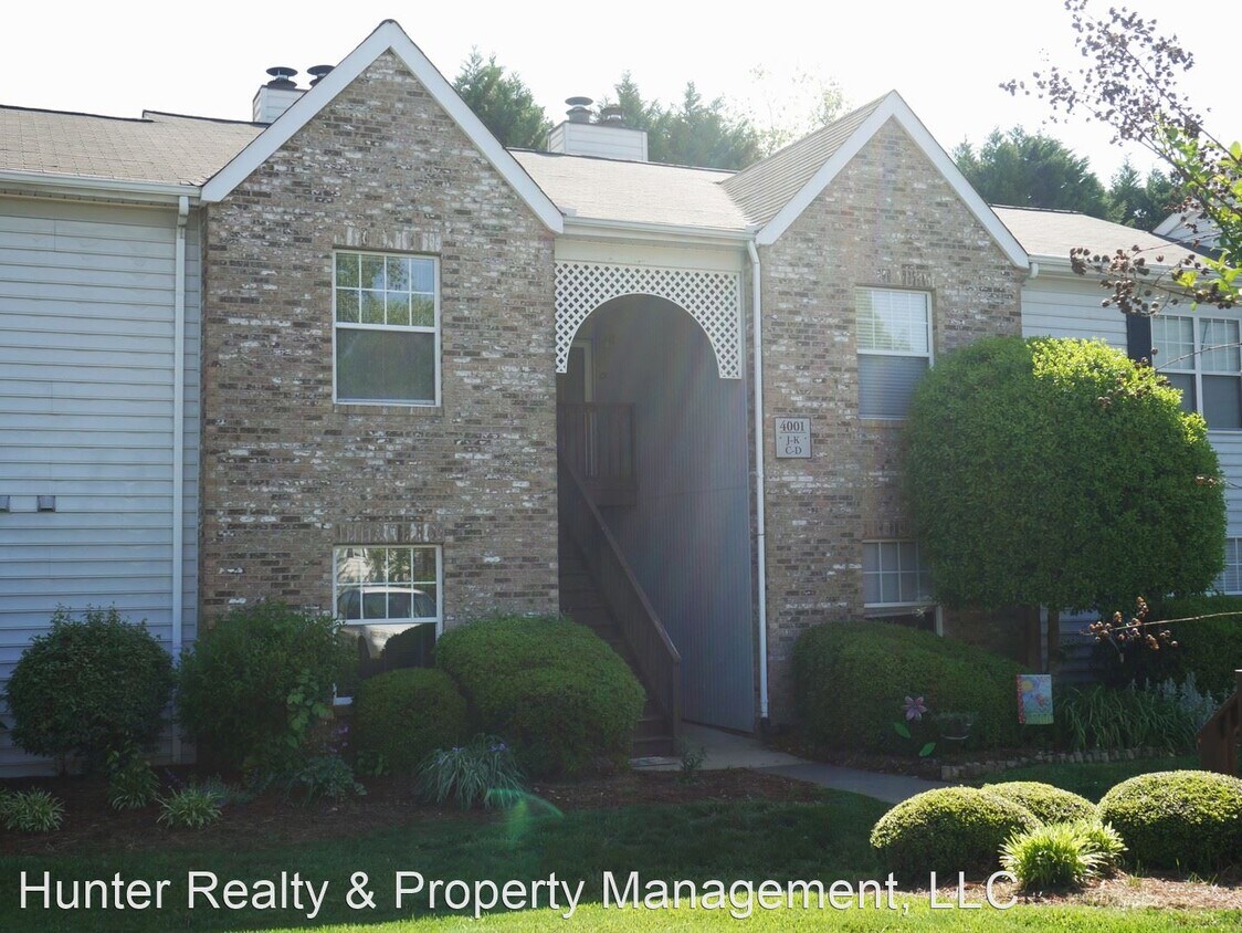 Foto principal - 2 br, 2 bath House - 4001 J Whirlaway Court