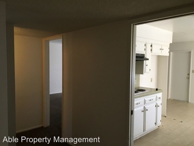 Building Photo - 1013-1013 Mira Loma Dr