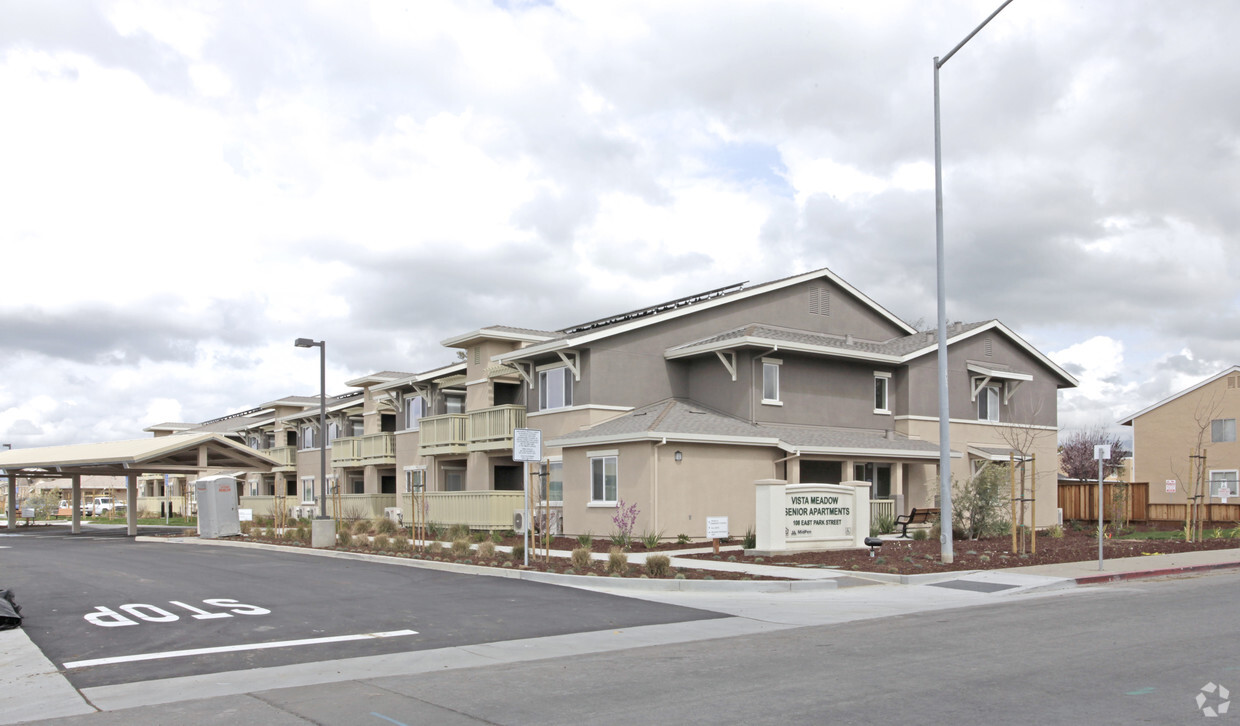 Foto principal - Vista Meadows Senior Apartments