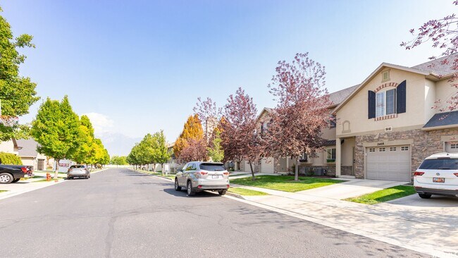 Foto del edificio - Beautiful Riverton Townhome in Gated Community w 1 car garage attached