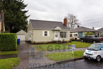 Building Photo - 7905 N Emerald Ave
