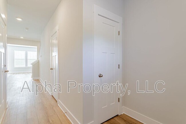 Building Photo - 302 Marston Ln