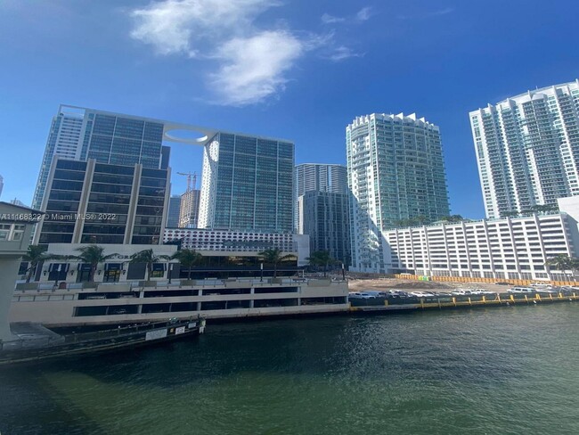 Building Photo - 500 Brickell Ave