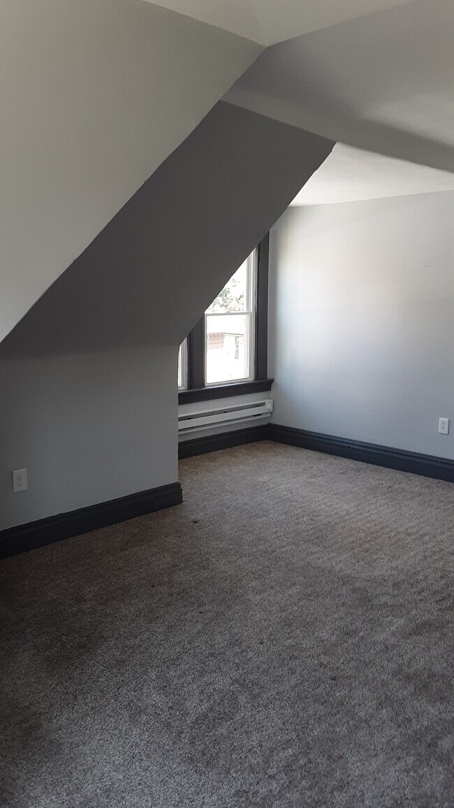 Master bedroom - 430 Dawson Avenue