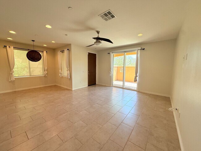 Building Photo - COMING SOON!! GORGEOUS 2 Bed 2.5 Bath Condo in La Quinta!