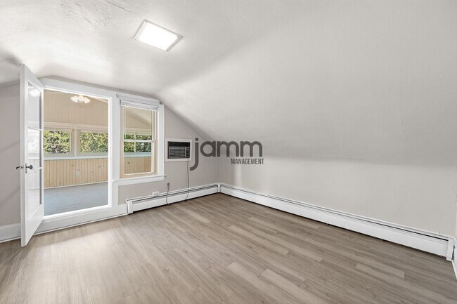 Foto del edificio - 14724 Clifton Blvd
