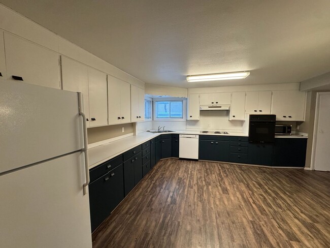 Building Photo - 1109 N18th Triplex