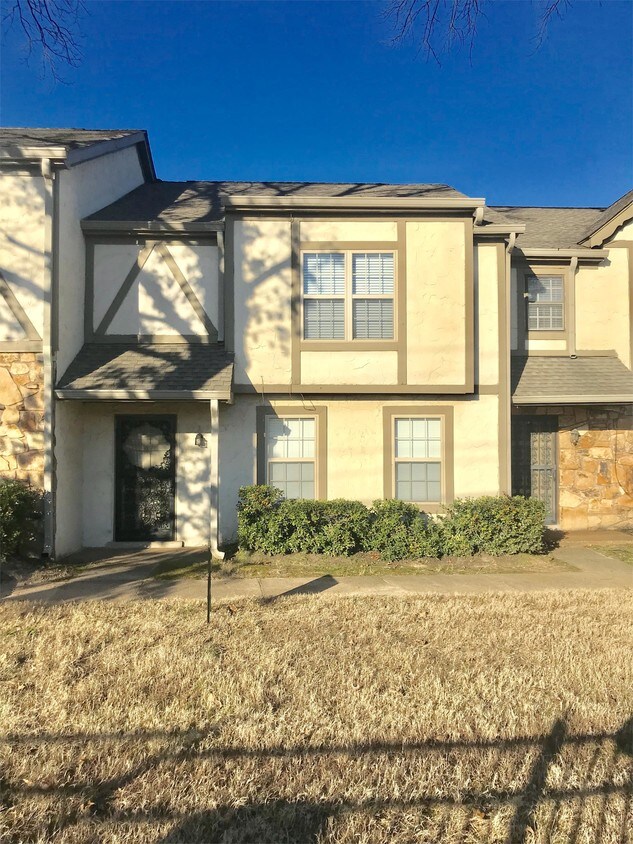 Primary Photo - 7505 Bavarian Dr