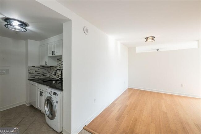 Foto del edificio - 375 Ralph McGill Blvd NE
