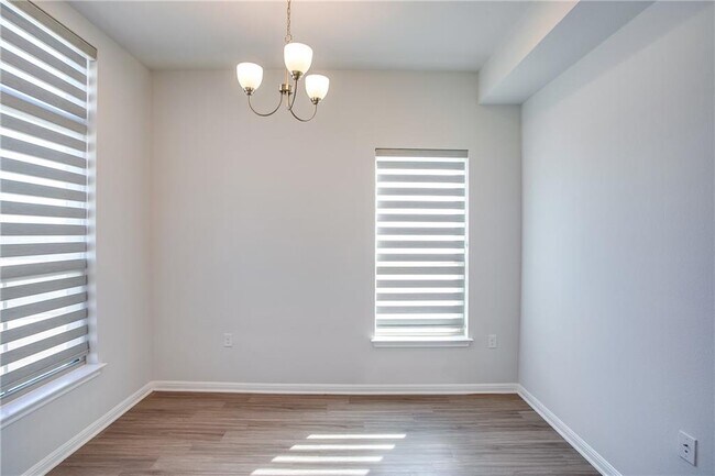 Foto del edificio - 701 Durness Dr