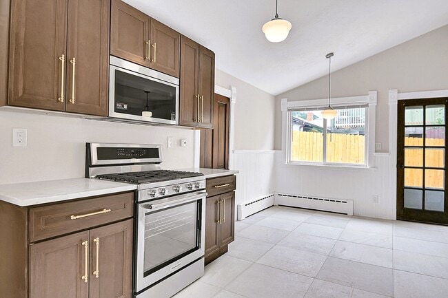 Building Photo - 16 Colorado Blvd