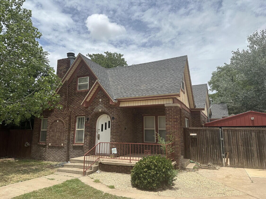 Foto principal - Spacious 2-Story Home Near Texas Tech – Al...