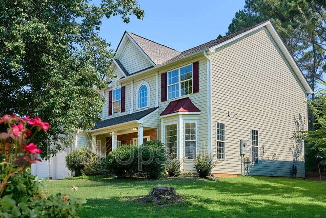 Building Photo - 307 Woodruff Lake Way