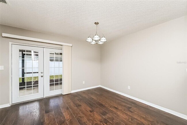 Foto del edificio - 1406 Cromwell Dr