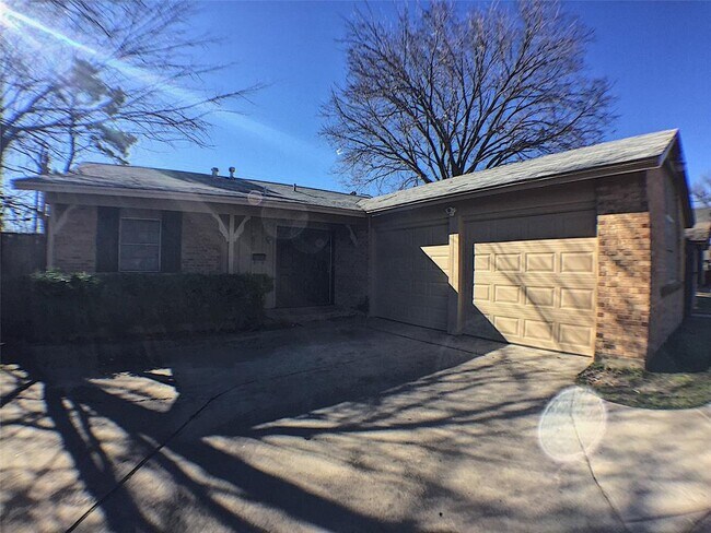 Building Photo - 5008 Queen Ann Ct