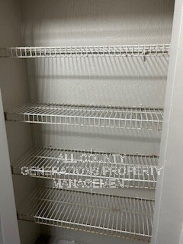 Foto del edificio - 3415 E 106th St