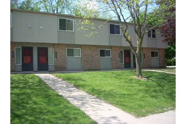 Primary Photo - 9121 Brookside Dr