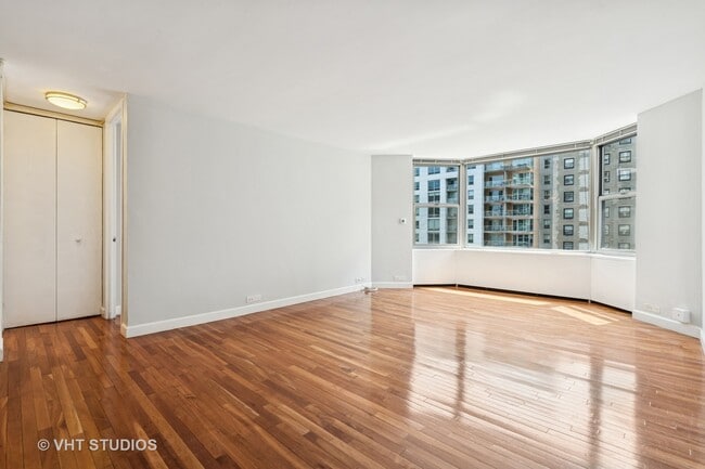 Building Photo - 535 N Michigan Ave