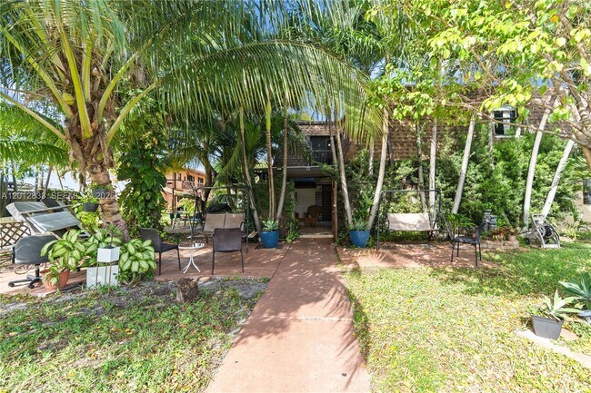 Foto del edificio - 2450 W 67th Pl