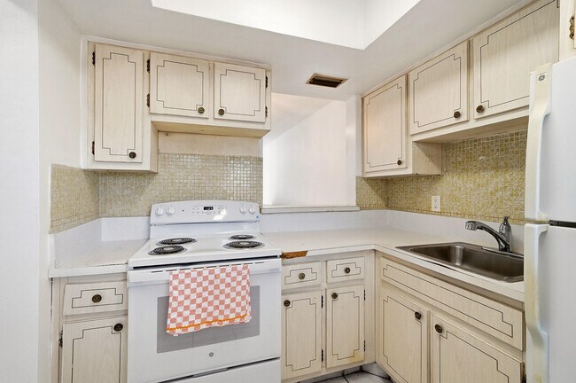Foto del edificio - 1333 E Hallandale Beach Blvd