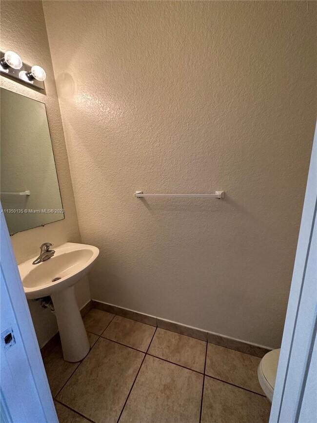 Foto del edificio - 21203 NW 14th Pl