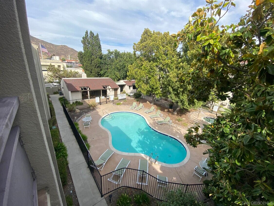 Primary Photo - 6930 Hyde Park Dr