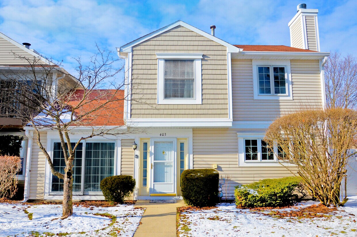 Primary Photo - 403 Le Parc Cir