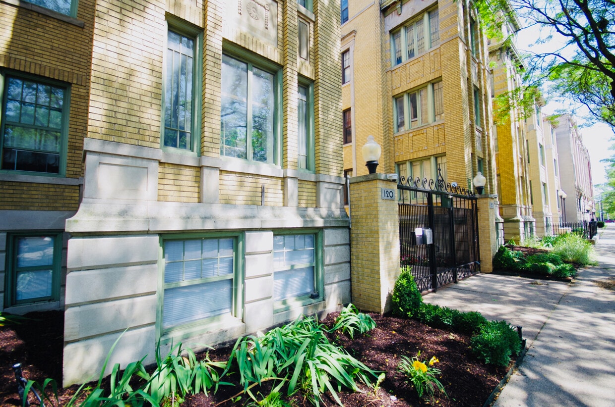 Primary Photo - 120 Seward St
