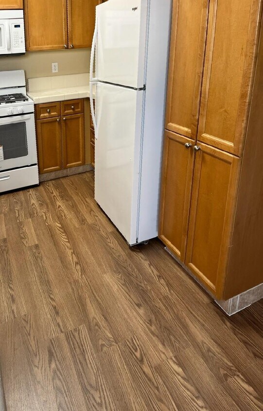 Building Photo - 1652 Cherrywood Way