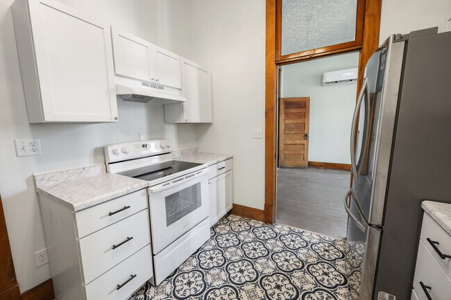 Cocina - 217 N Sibley Ave