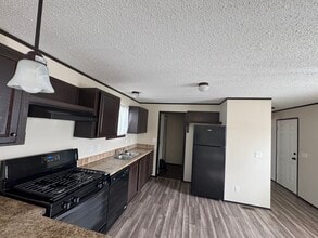 Building Photo - 32 Armstrong Ave