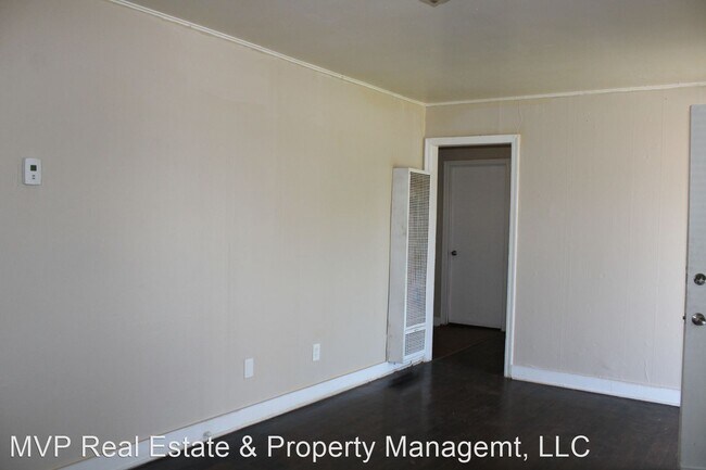 Building Photo - 2 br, 1 bath House - 2208 S Air Depot Blvd