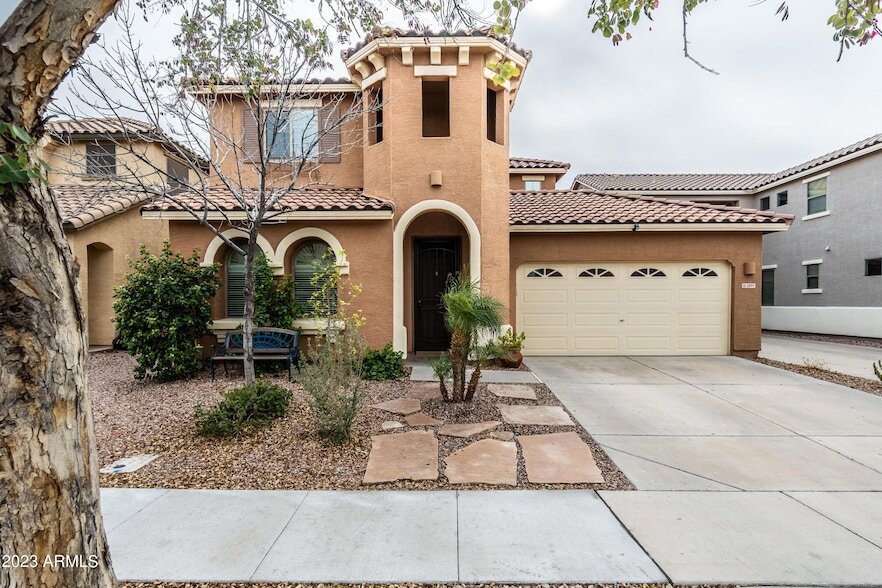 Foto principal - 3897 E Melrose St