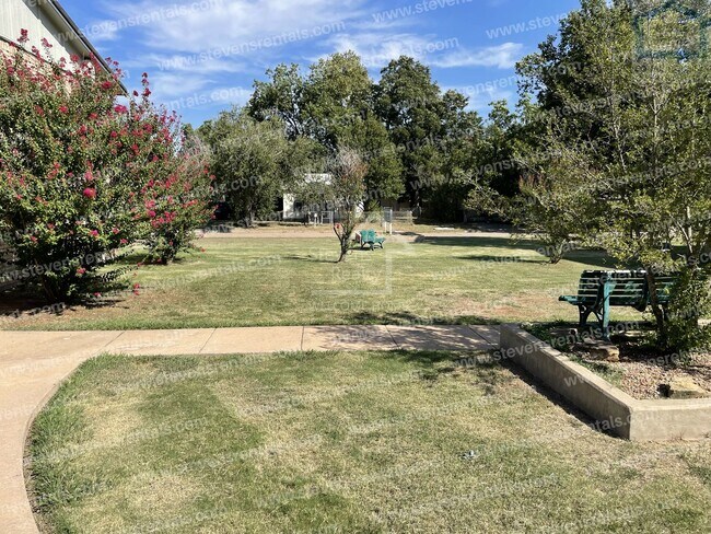 Foto del edificio - 1502 NW Kingsbury Ave