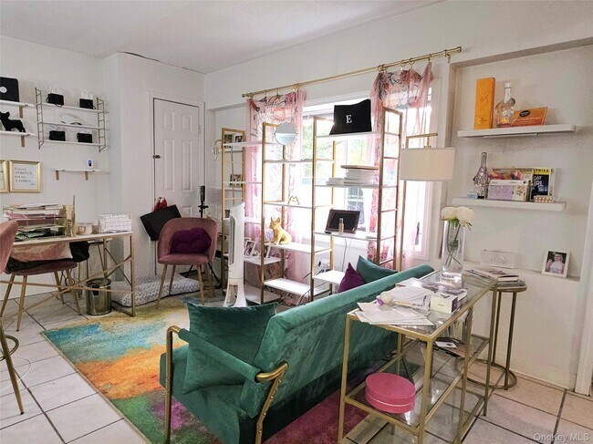 Foto del edificio - 10 Fisher Ln
