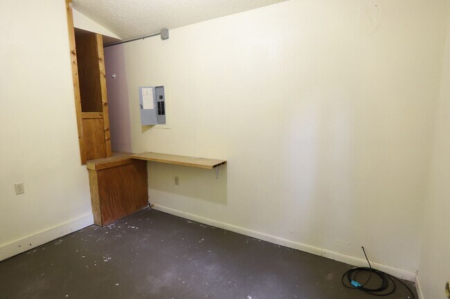 Building Photo - 22 Loucks St