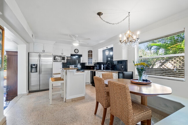 Foto del edificio - 321 Forsyth St