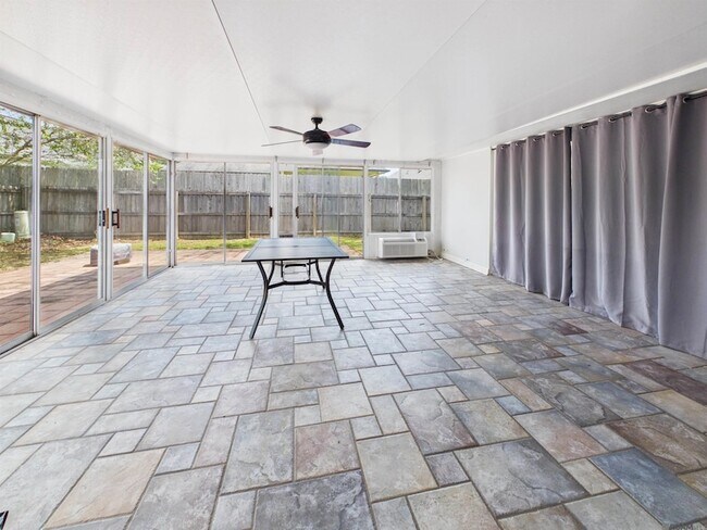 Foto del edificio - 1058 Bullrush Dr