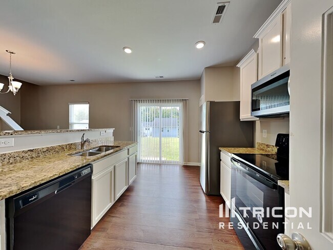 Foto del edificio - 1348 Waylon Ave